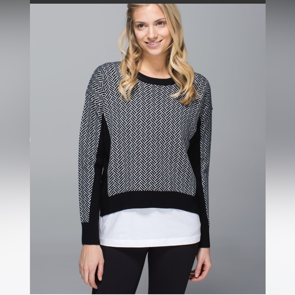 Lululemon Yogi Crew Sweater
Black / White merino wool warm layer mountain sz 8